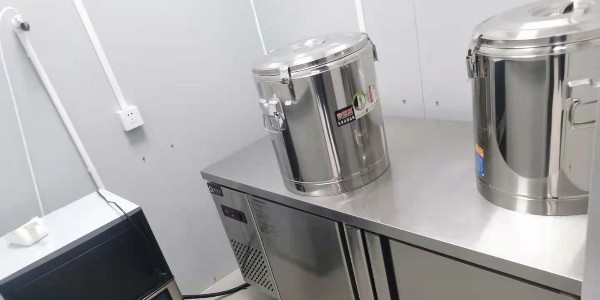 學(xué)校廚房設(shè)備哪家好-這家品牌公司就很不錯(cuò)（宇杰廚具）